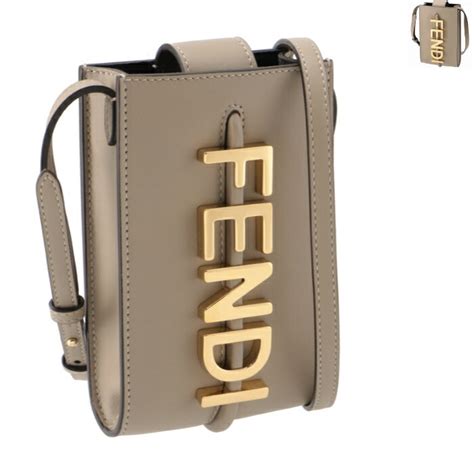 スマホショルダー fendi